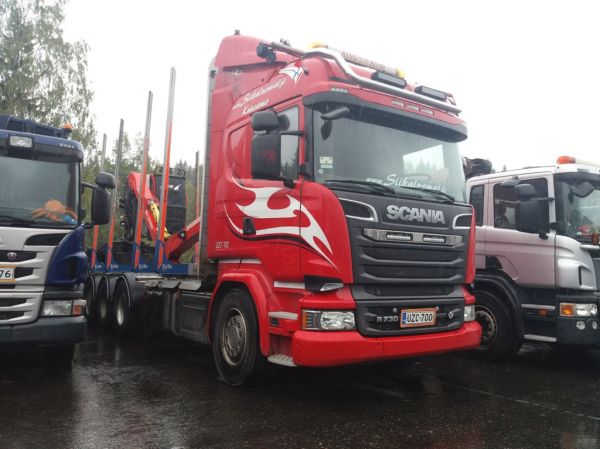 Siikaluomat Ay:n Scania R730
Siikaluomat Ay:n Scania R730 puutavara-auto.
Avainsanat: Siikaluomat Scania R730