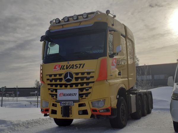 Silvasti Transportin MB 4463 Arocs
Silvasti Transportin MB 4463 Arocs rekkaveturi.
Avainsanat: Silvasti MB 4463 Arocs Harri