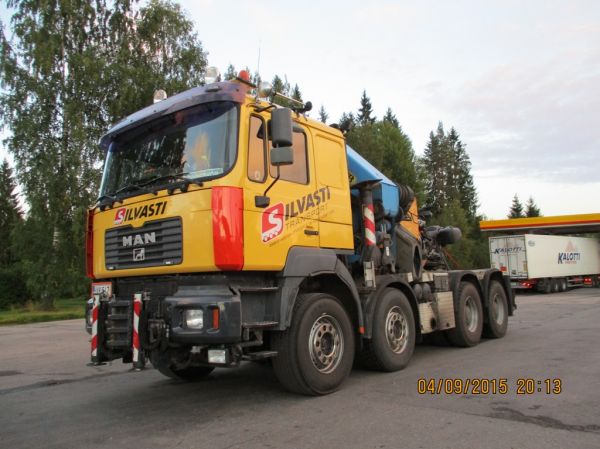 Silvasti Transportin MAN
Silvasti Transportin nosturilla varustettu MAN rekkaveturi.
Avainsanat: Silvasti MAN Shell Hirvaskangas