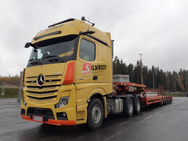 Silvasti Transportin MB 3363 Actros
Silvasti Transportin MB 3363 Actros lavettiyhdistelmä.
Avainsanat: Silvasti MB 3363 Actros ABC Hirvaskangas