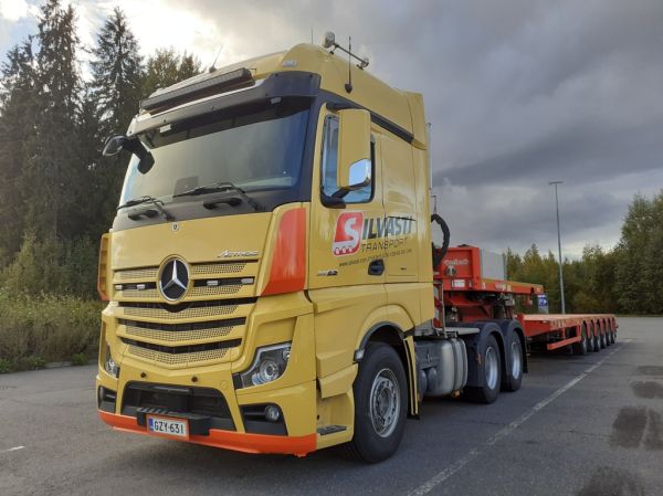 Silvasti Transportin MB 3363 Actros
Silvasti Transportin MB 3363 Actros lavettiyhdistelmä.
Avainsanat: Silvasti MB 3363 Actros ABC Hirvaskangas