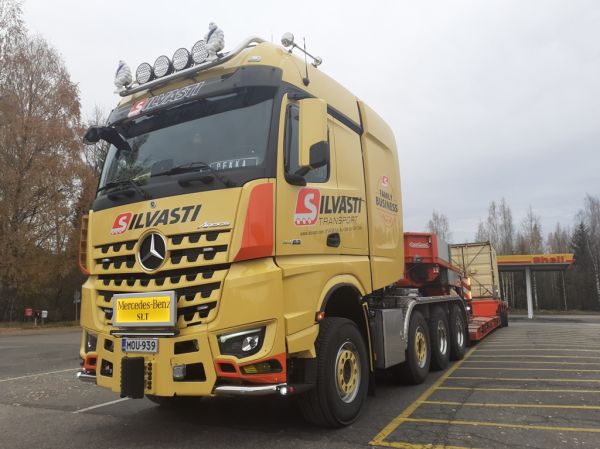 Silvasti Transportin MB 4463 Arocs
Silvasti Transportin MB 3363 Arocs lavettiyhdistelmä.
Avainsanat: Silvasti MB 4463 Arocs Shell Hirvaskangas Pekka