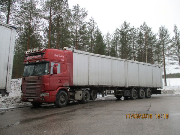 Silvosen Scania 144
Pemi Forest Ay:n ajossa oleva Silvosen Scania 144 hakepuolikas.
Avainsanat: Pemi Forest Silvonen Scania 144 Shell Hirvaskangas