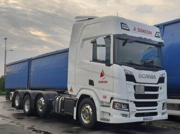 Simeonin Scania 560R
Kiitosimeon Oy:n Scania 560R rekkaveturi.
Avainsanat: Simeon Kiitosimeon Scania 560R ABC Hirvaskangas 118
