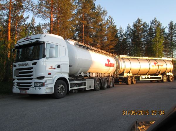 Simeonin Scania R490
Kiitosimeon Oy:n Scania R490 säiliöyhdistelmä 
Avainsanat: Simeon Kiitosimeon Scania R490 Shell Hirvaskangas 149