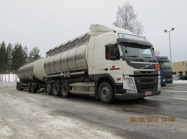 Simeonin Volvo FM500 
Kiitosimeon Oy:n Volvo FM500 säiliöyhdistelmä.
Avainsanat: Kiitosimeon Simeon Volvo FM500 Shell Hirvaskangas 194