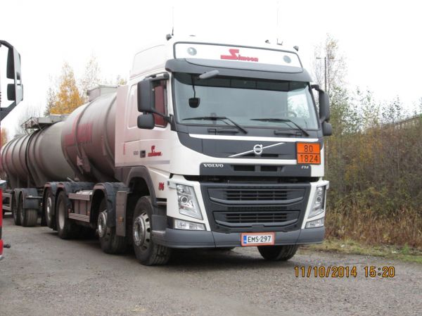 Simeonin Volvo FM500 
Kiitosimeon Oy:n Volvo FM500 säiliöyhdistelmä. 
Avainsanat: Kiitosimeon Simeon Volvo FM500 196