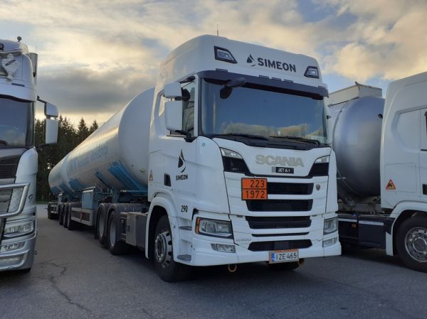 Klikkaa kuvaa nähdäksesi se täysikokoisena
==============
Simeonin Scania R500
Kiitosimeon Oy:n Scania R500 b-juna.
Avainsanat: Kiitosimeon Simeon Scania R500 ABC Hirvaskangas 290 B-juna Simeonin Scania R500
Kiitosimeon Oy:n Scania R500 b-juna.
Avainsanat: Kiitosimeon Simeon Scania R500 ABC Hirvaskangas 290 B-juna