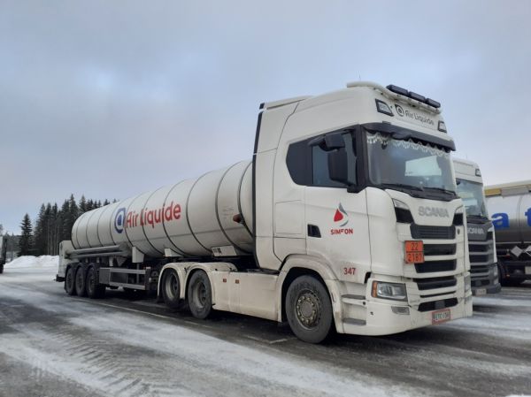 Simeonin Scania 540S
Kiitosimeon Oy:n Scania 540S puoliperävaunuyhdistelmä.
Avainsanat: Kiitosimeon Simeon Scania 540S ABC Hirvaskangas 347 Air Lique