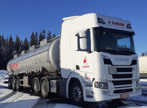 Simeonin Scania 460R
Kiitosimeon Oy:n Scania 460R puoliperävaunuyhdistelmä.
Avainsanat: Kiitosimeon Simeon Scania 460R ABC Hirvaskangas 356