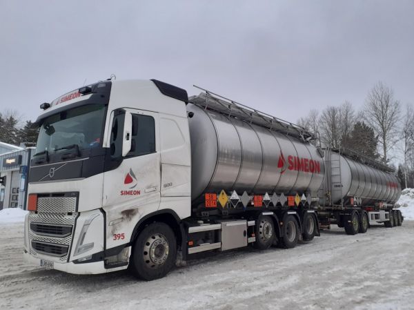 Simeonin Volvo FH500
Kiitosimeon Oy:n Volvo FH500 säiliöyhdistelmä.
Avainsanat: Simeon Kiitosimeon Volvo FH500 395 Neste