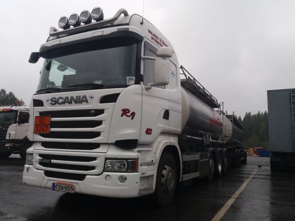 Kuljetus R Ikosen Scania R490
Kiitosimeonin ajossa oleva Kuljetus R. Ikonen Oy:n Scania R490 säiliöyhdistelmä.
Avainsanat: Simeon Kiitosimeon Ikonen Scania R490 453