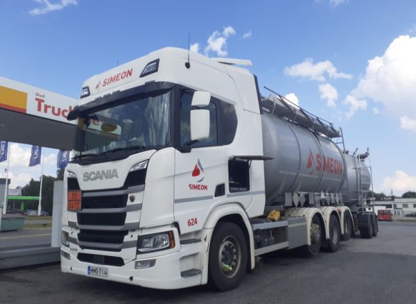 Simeonin Scania R540
Kiitosimeon Oy:n Scania R540 säiliöyhdistelmä.
Avainsanat: Simeon Kiitosimeon Scania R540 Shell 624