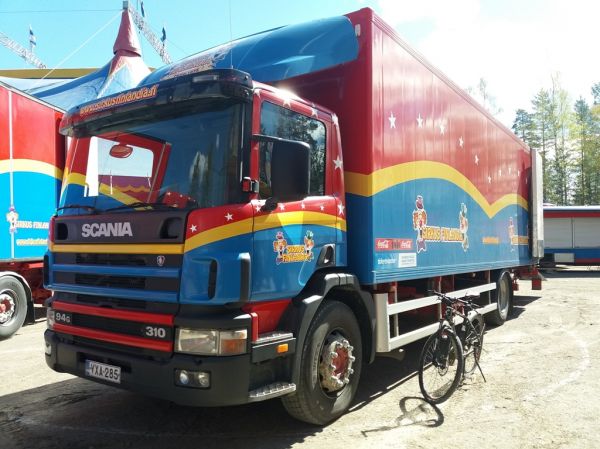 Sirkus Finlandian Scania 94
Sirkus Finlandian Scania 94.
Avainsanat: Finlandia Scania 94