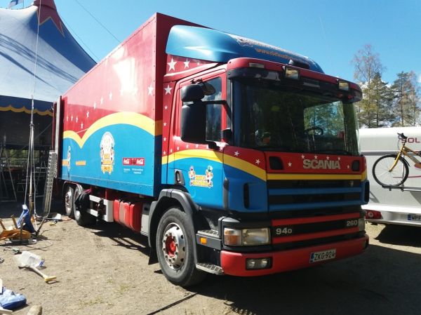 Sirkus Finlandian Scania 94
Sirkus Finlandian Scania 94.
Avainsanat: Finlandia Scania 94