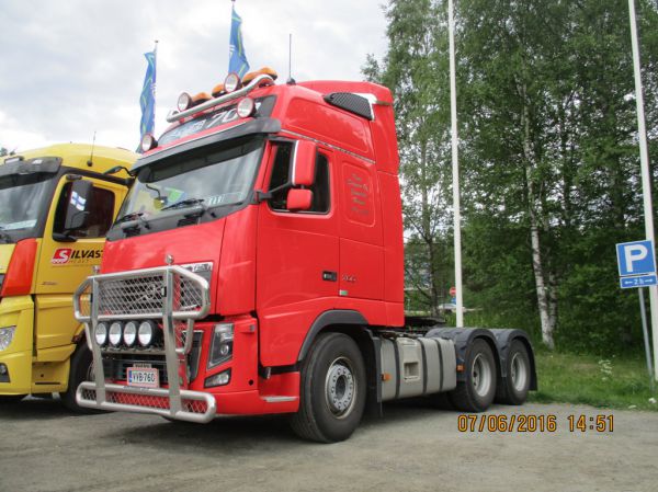 K Sirosen Volvo FH16
K Sironen Oy:n Volvo FH16 rekkaveturi.
Avainsanat: Sironen Volvo FH16 Neste Kari