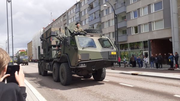 Sisu E13
Puolustusvoimien Sisu E13.
Avainsanat: Puolustusvoimat PV Sisu E13