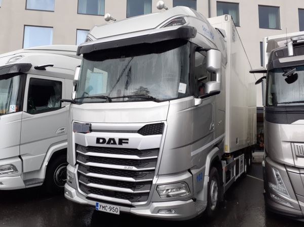Klikkaa kuvaa nähdäksesi se täysikokoisena
==============
Soisalon Liikenteen DAF XF+530
Soisalon Liikenne Oy:n DAF XF+530 rahtiauto.
Avainsanat: Soisalon Liikenne DAF XF+530 Tahko26 102 Soisalon Liikenteen DAF XF+530
Soisalon Liikenne Oy:n DAF XF+530 rahtiauto.
Avainsanat: Soisalon Liikenne DAF XF+530 Tahko26 102