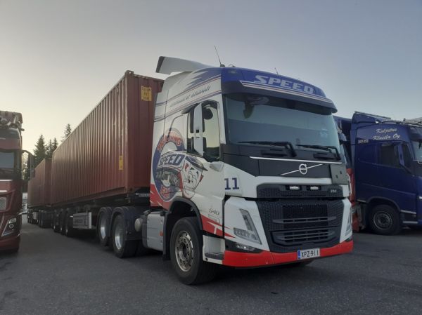 Sevitransin  Volvo FM540
Speed Oy:n ajossa oleva Sevitrans Oy:n Volvo FM540 HCT-yhdistelmä.
Avainsanat: Sevitrans Speed Trucking Team Volvo FM540 HCT ABC Hirvaskangas 11