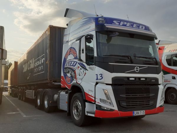 Sevitransin Volvo FM540
Speed Oy:n ajossa oleva Sevitrans Oy:n Volvo FM540 HCT-yhdistelmä.
Avainsanat: Sevitrans Speed Trucking Team Volvo FM540 HCT ABC Hirvaskangas 13