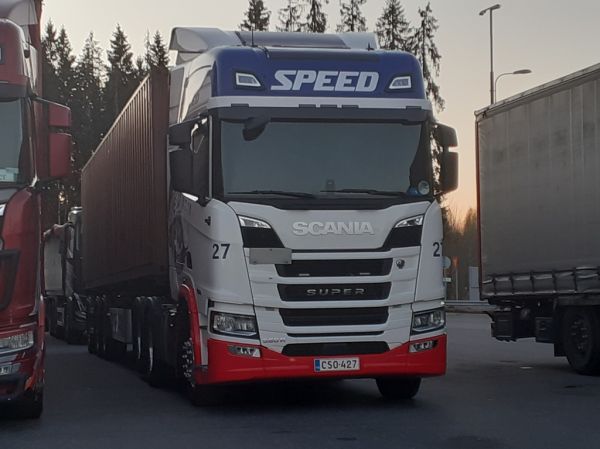 Speedin Scania 560R
Speed Oy:n Scania 560R täysperävaunuyhdistelmä.
Avainsanat: Speed Scania 560R AC Hirvaskangas 27