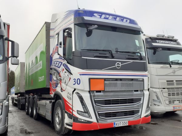Vallace Investin Volvo FH16
Speed Oy:n ajossa oleva Vallace Invest Oy:n Volvo FH16 täysperävaunuyhdistelmä.
Avainsanat: Vallace Invest Speed Trucking Team Volvo FH16 30 ABC Hirvaskangas Gasum