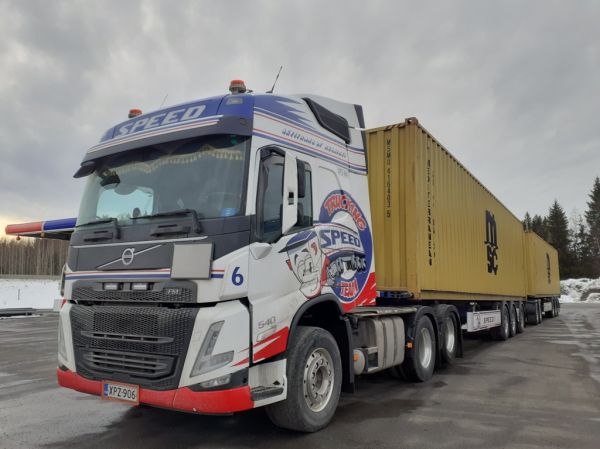 Sevitransin Volvo FM540
Speed Oy:n ajossa oleva Sevitrans Oy:n Volvo FM540 hct-yhdistelmä.
Avainsanat: Sevitrans Speed Trucking Team Volvo FM540 ABC Hirvaskangas 6