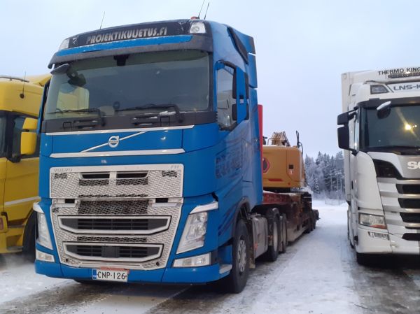 Klikkaa kuvaa nähdäksesi se täysikokoisena
==============
Suomen Projektikuljetuksen Volvo FH
Suomen Projektikuljetus Oy:n Volvo FH lavettiyhdistelmä.
Avainsanat: Projektikuljetus Volvo FH ABC Hirvaskangas Suomen Projektikuljetuksen Volvo FH
Suomen Projektikuljetus Oy:n Volvo FH lavettiyhdistelmä.
Avainsanat: Projektikuljetus Volvo FH ABC Hirvaskangas