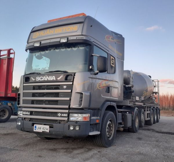 Syrjän Betonin Scania 164
Syrjän Betonin Scania 164G "Sorjonen" betonipuolikas.
Avainsanat: Syrjän Betoni Scania 164 Sorjonen Hirvaskangas