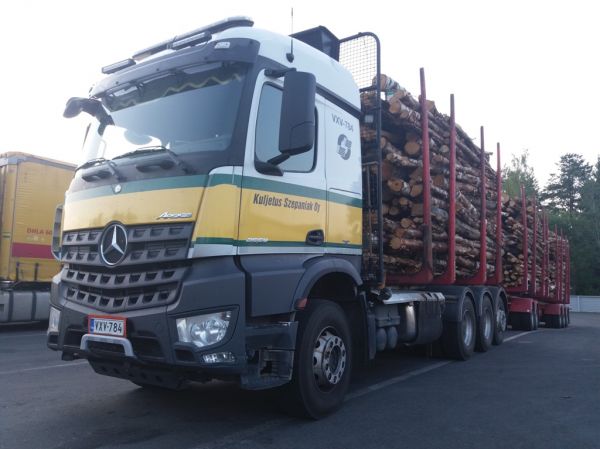 Szepaniakin MB 3658  Arocs 
Szepaniak Oy:n MB 3658  Arocs puutavarayhdistelmä.
Avainsanat: Szepaniak MB 3658 Arocs Neste