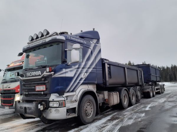 TJ-Autopalvelun Scania R730
TJ-Autopalvelu Ky:n Scania R730 sorayhdistelmä.
Avainsanat: TJ-Autopalvelu Scania R730 ABC Hirvaskangas