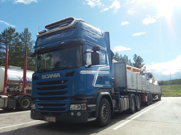 TKH-Logisticsin Scania R490 
TKH-Logisticsin nosturilla varustettu Scania R490 b-juna.
Avainsanat: TKH-Logistics Scania R490 Shell Hirvaskangas