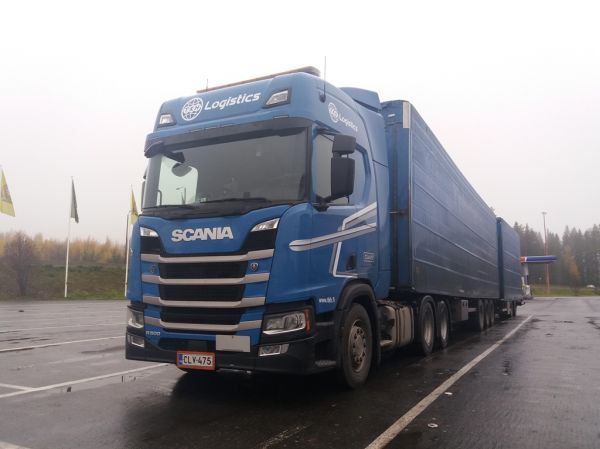 TKH-Logisticsin Scania R500 
TKH-Logisticsin Scania R500 puoliperävaunu+vasikkayhdistelmä.
Avainsanat: TKH-Logistics Scania R500 ABC Hirvaskangas