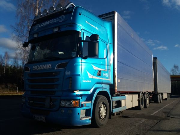 TKH-Logisticsin Scania R620
TKH-Logistics Oy:n Scania R620 täysperävaunuyhdistelmä.
Avainsanat: TKH-Logistics Scania R620 Shell Hirvaskangas