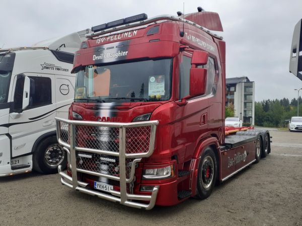 T&A Iso-Pellisen Scania G500
T&A Iso-Pellinen Ay:n Scania G500 "Devil´s Daughter" koukkulava-auto.
Avainsanat: Iso-Pellinen Scania G500 DevilsDaughter Tahko25