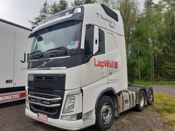 T Haukilahden Volvo FH500
T Haukilahti Ky:n Volvo FH500 rekkaveturi.
Avainsanat: Haukilahti Volvo FH500 Lapwall Perho25