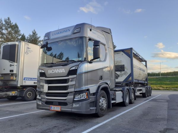 T Laakkosen Scania R500
T Laakkonen Oy:n Scania R500 puoliperävaunuyhdistelmä.
Avainsanat: Laakkonen Scania R500 Shell Hirvaskangas