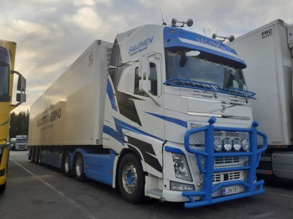 T Salosen Volvo FH
T Salosen Volvo FH puoliperävaunuyhdistelmä.
Avainsanat: Salonen Volvo FH ABC Hirvaskangas