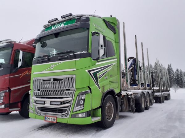 T Viikin Volvo FH16 
T Viikin Volvo FH16 puutavarayhdistelmä. 
Avainsanat: Viik Volvo FH16 ABC Hirvaskangas