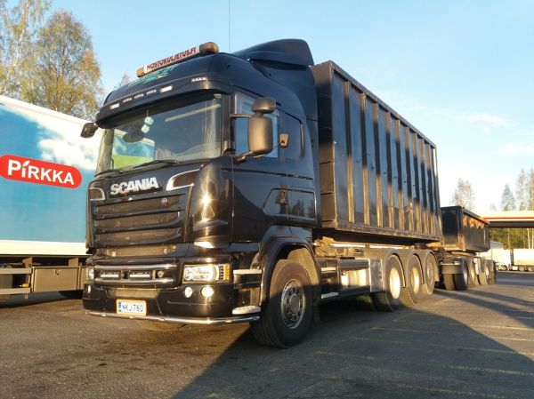 Tajlogin Scania R730
Tajlog Oy:n Scania R730 vaihtolavayhdistelmä.
Avainsanat: Tajlog Scania R730 Shell Hirvaskangas