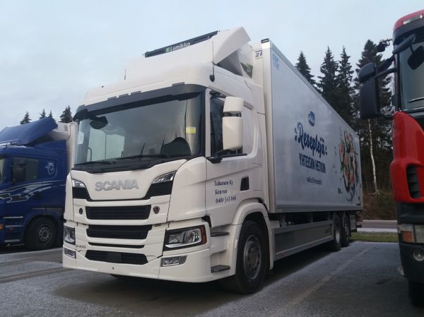 Takasen Scania P410
Takanen Ky:n Scania P410 maitoauto.
Avainsanat: Valio Takanen Scania P410