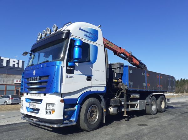 Tammerajurin Iveco Stralis 500
Tammerajuri Ky:n nosturilla varustettu Iveco Stralis 500.
Avainsanat: Tammerajuri Iveco Stralis 500 Hirvaskangas