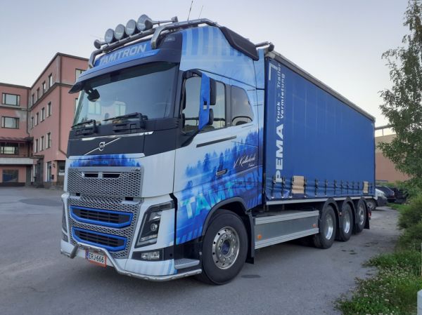 Tamtronin Volvo FH16
Tamtronin Volvo FH16 rahtiauto.

Avainsanat: Tamtron Volvo FH16