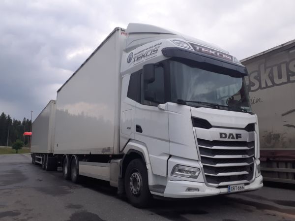 Tekosin DAF XF530
Tekos Oy:n DAF XF530 täysperävaunuyhdistelmä.
Avainsanat: Tekos DAF XF530 ABC Hirvaskangas Hannup