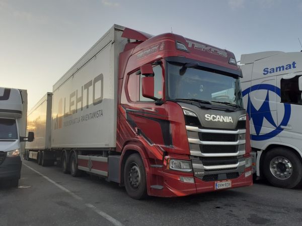 Tekosin Scania R500
Tekos Oy:n Scania R500 täysperävaunuyhdistelmä. 
Avainsanat: Tekos Scania R500 ABC Hirvaskangas Lehto