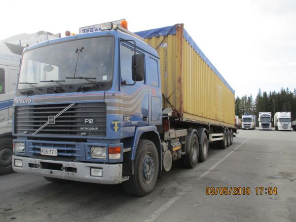 Terästornin Volvo F12
Terästornin Volvo F12 puoliperävaunuyhdistelmä.
Avainsanat: Terästorni Volvo F12 ABC Hirvaskangas