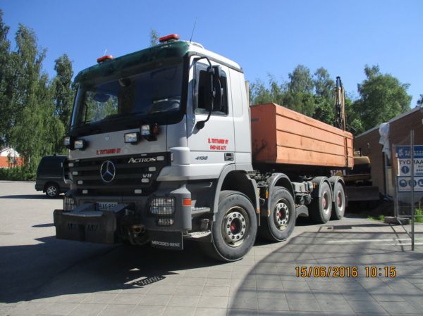 R Tiittasen MB 4150 Actros
R Tiittanen Oy:n MB 4150 Actros sora-auto.
Avainsanat: Tiittanen MB 4150 Actros