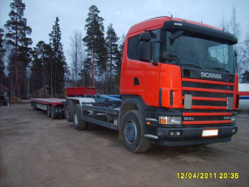 R Tiittasen Scania 124G
R Tiittanen Oy:n Scania 124G koukkulava-auto.
Avainsanat: Tiittanen Scania 124G