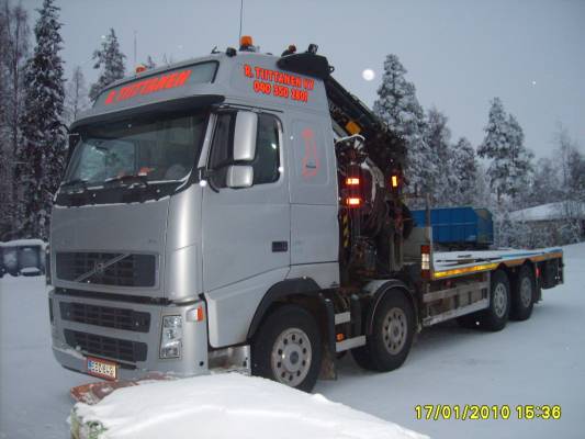 R Tiittasen Volvo FH480
R Tiittanen Ky:n nosturilla varustettu Volvo FH480.
Avainsanat: Tiittanen Volvo FH480