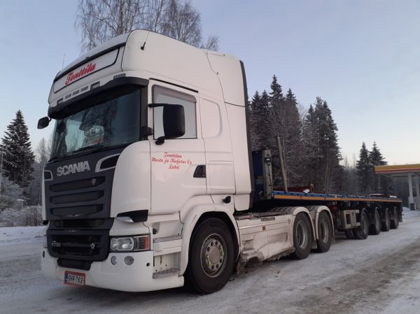 Tonttilan Nosto ja Kuljetuksen Scania R730
Tonttilan Nosto ja Kuljetus Oy:n Scania R730 puoliperävaunuyhdistelmä.

Avainsanat: Tonttila Scania R730 Shell Hirvaskangas